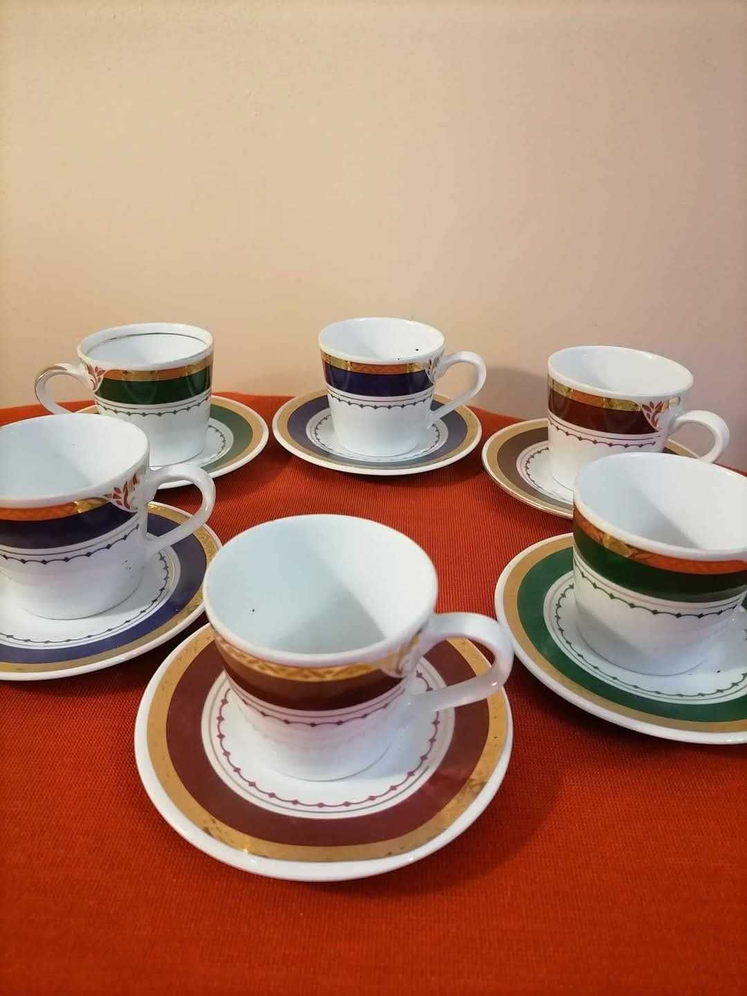 Komplet Sześciu Filiżanek Eleganckich Kolor PRL