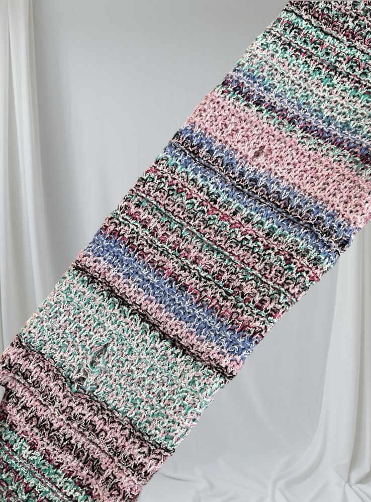 kolorowy sweter w stylu Missoni