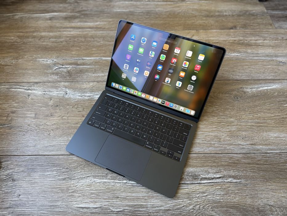 MacBook Air M3 - 2024 рік