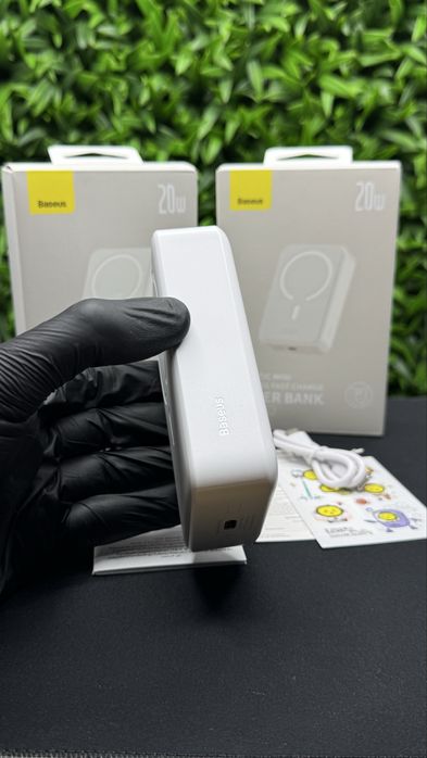 Оригінальний павербанк Базеус з бездротовою зарядкою Магсейф 20000 mAh
