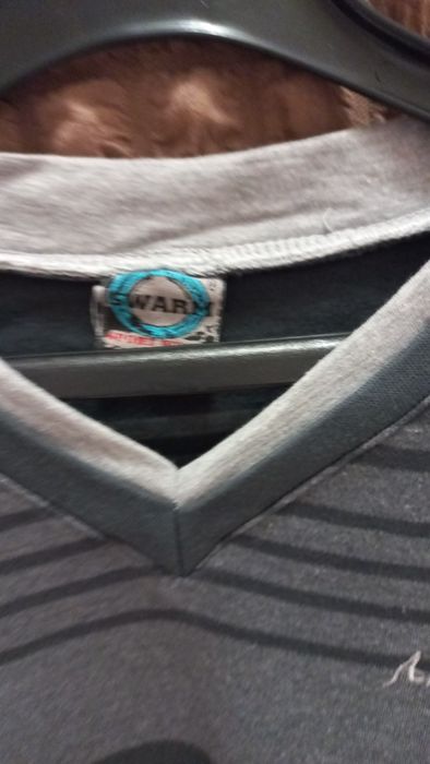 Лонгслів чоловічій.У полоску, якісний склад .розмір М