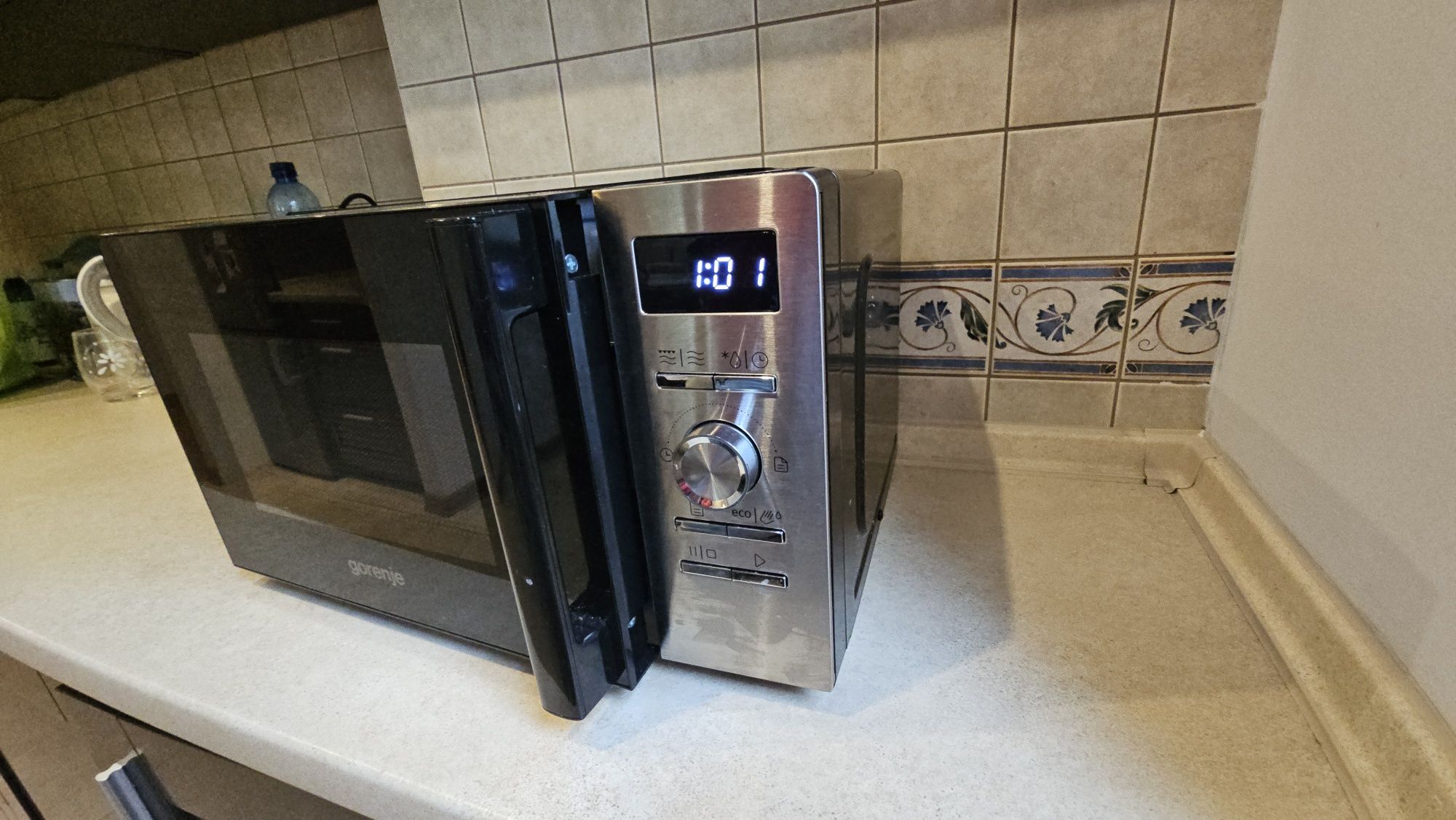 Kuchenka mikrofalowa z grillem GORENJE MO20A4XH Advanced Srebrny