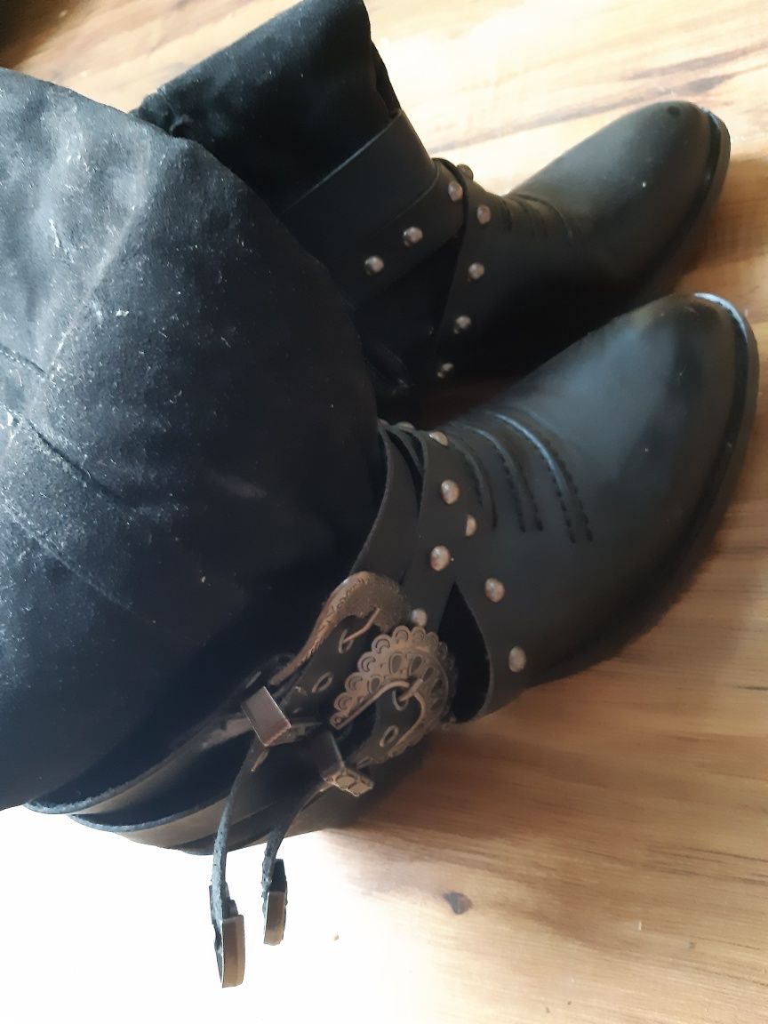 Stylowe buty "kowbojki" z okuciami