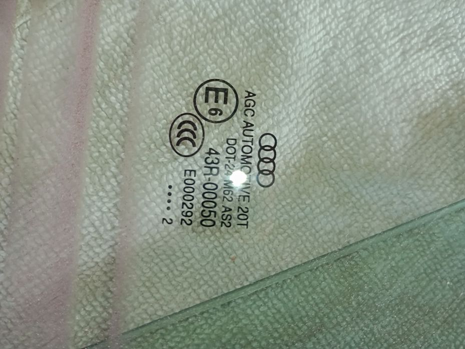 Szyby prawy bok Audi Q5 2014