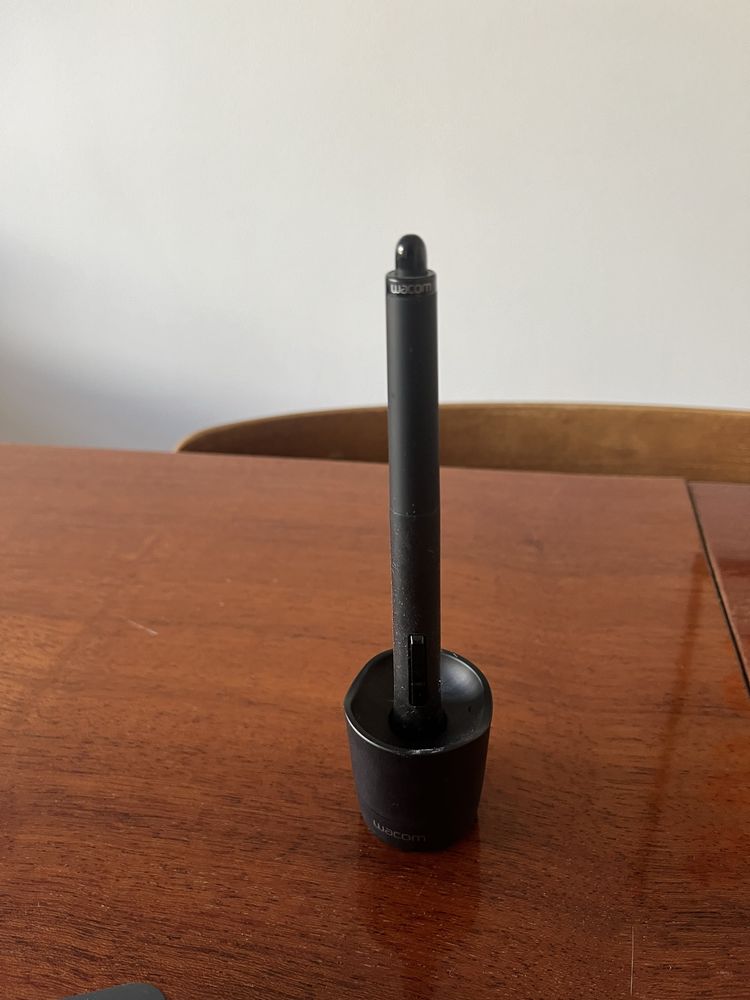 Mesa Wacom Intuos Pro - PTH-451