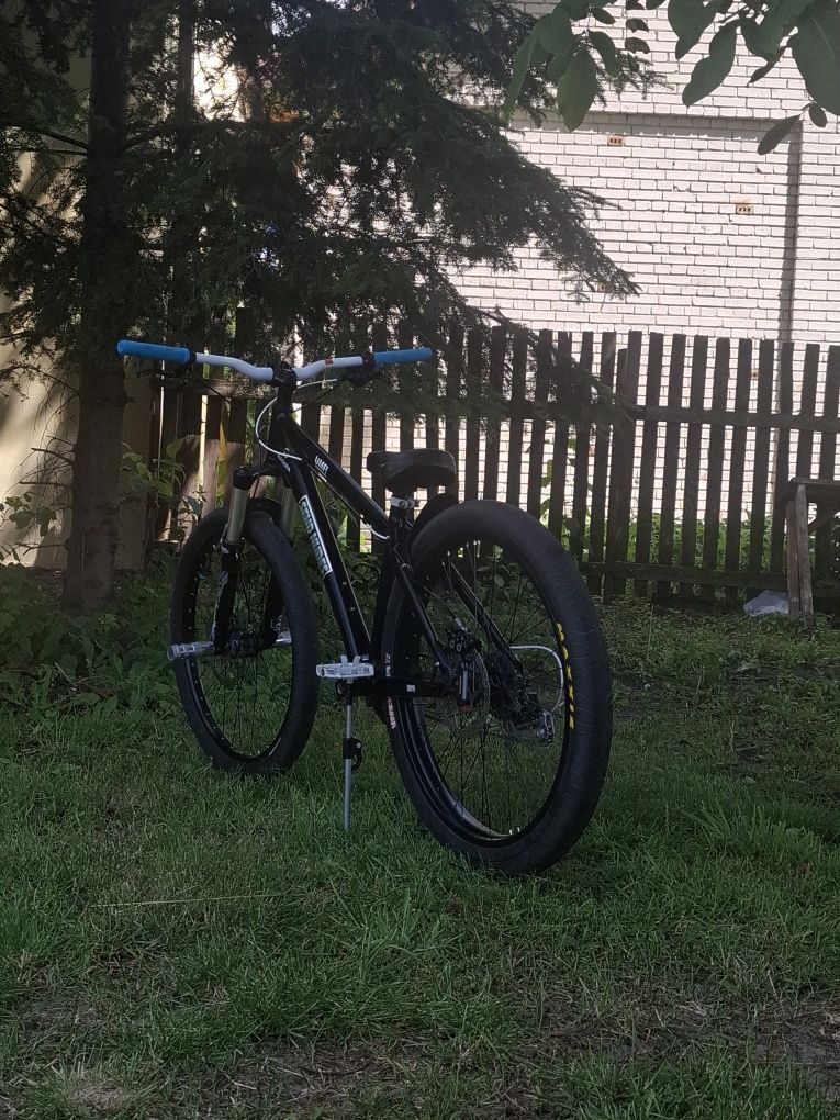 Rower mtb stunt umf hardy numer vier