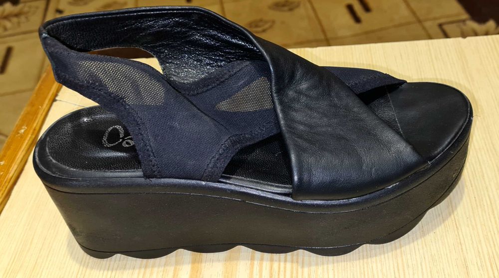 Новые кожаные босоножки на платформе Caruso р 38 (24см)