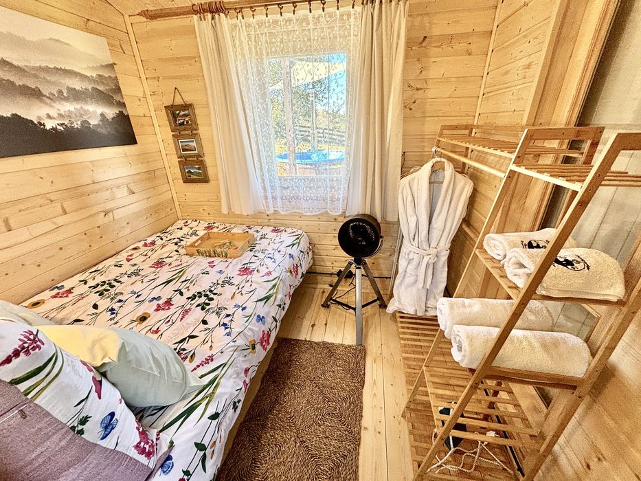 Wygrzej sie w saunie, domek z jacuzzi na wyłączność, kominek.