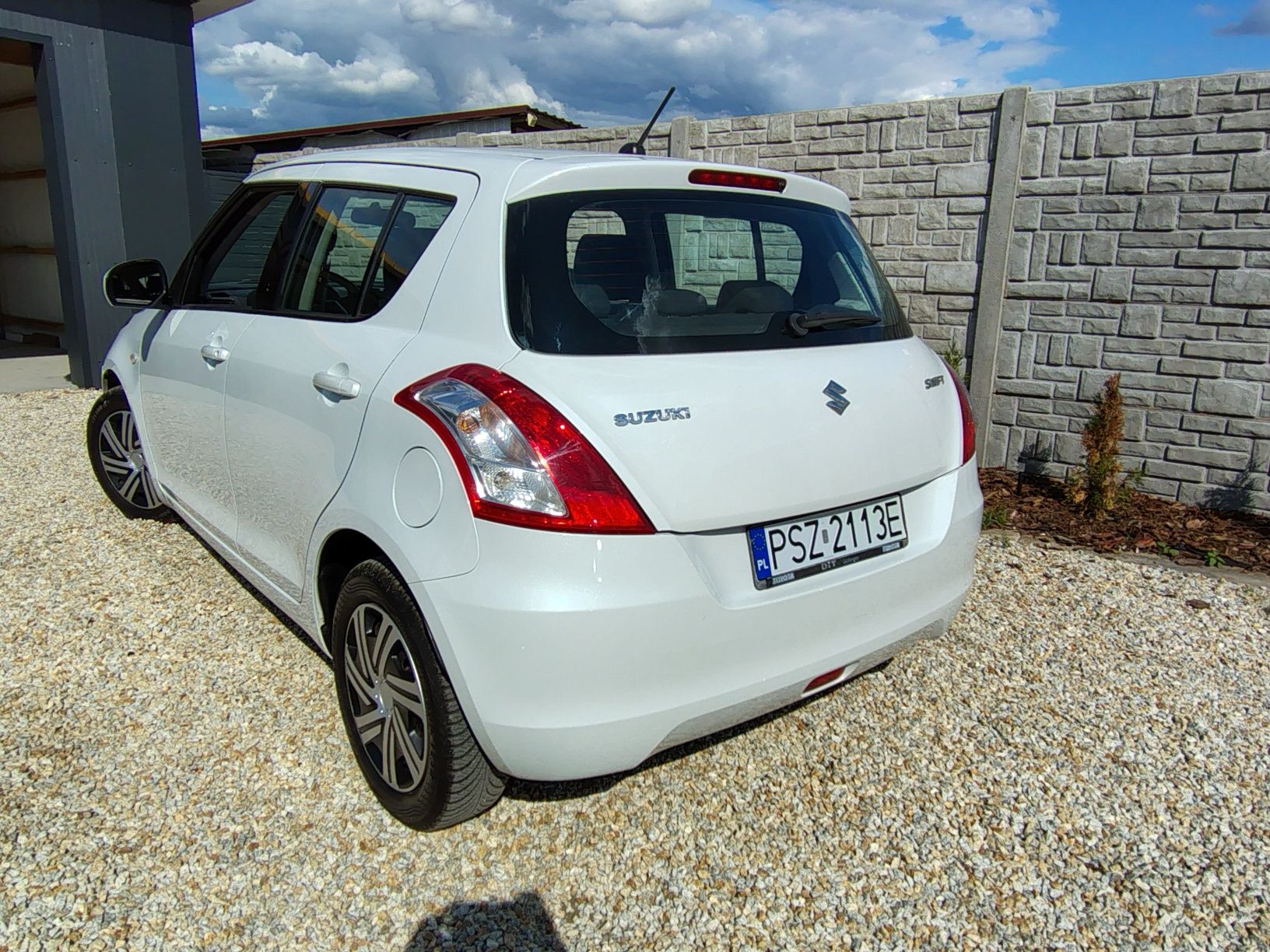 Suzuki swift mk7 Biała perła!  Benzyna , Klima , 2014r