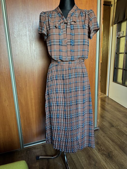 Garsonka japonskiej marki w jesiennych barwach j