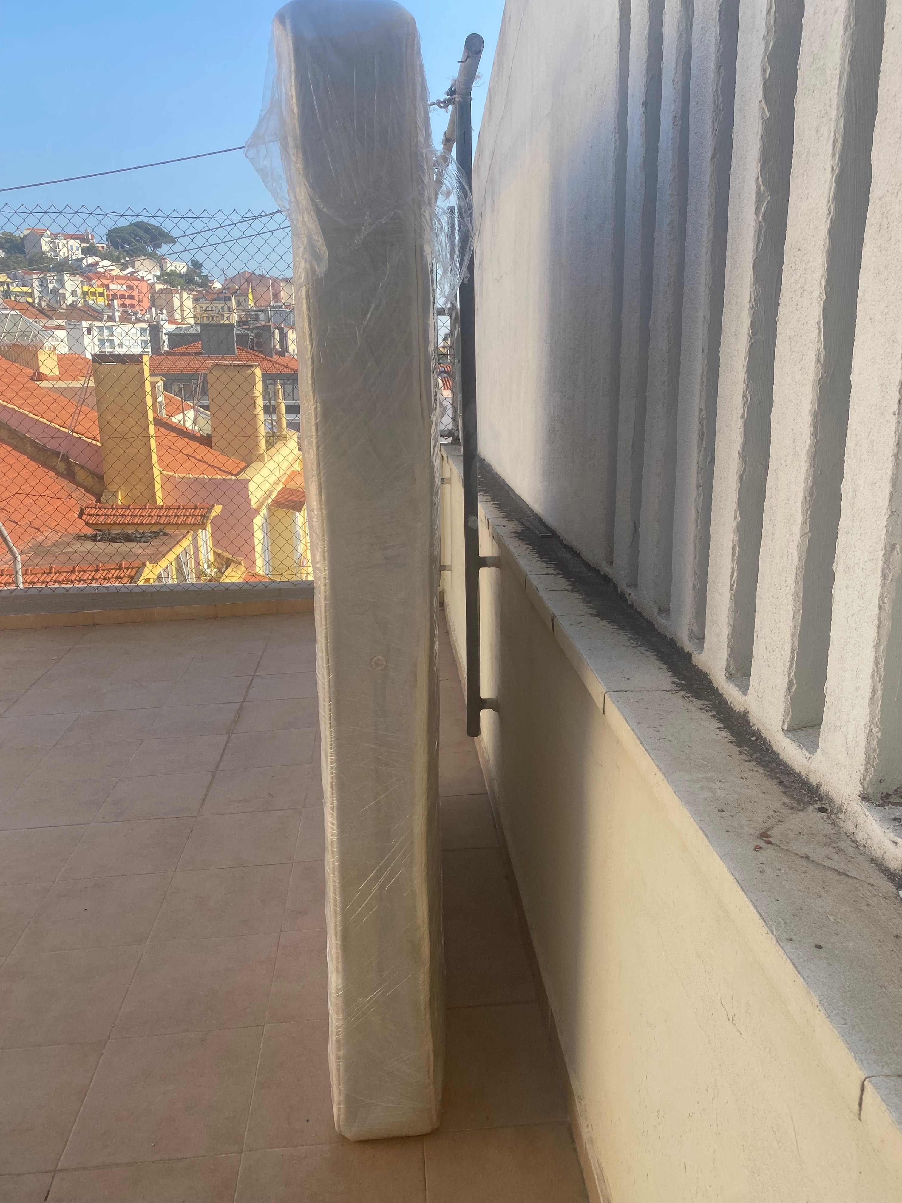 Colchão casal com pouco uso