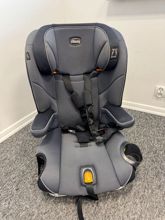 Chicco MyFit автокрісло