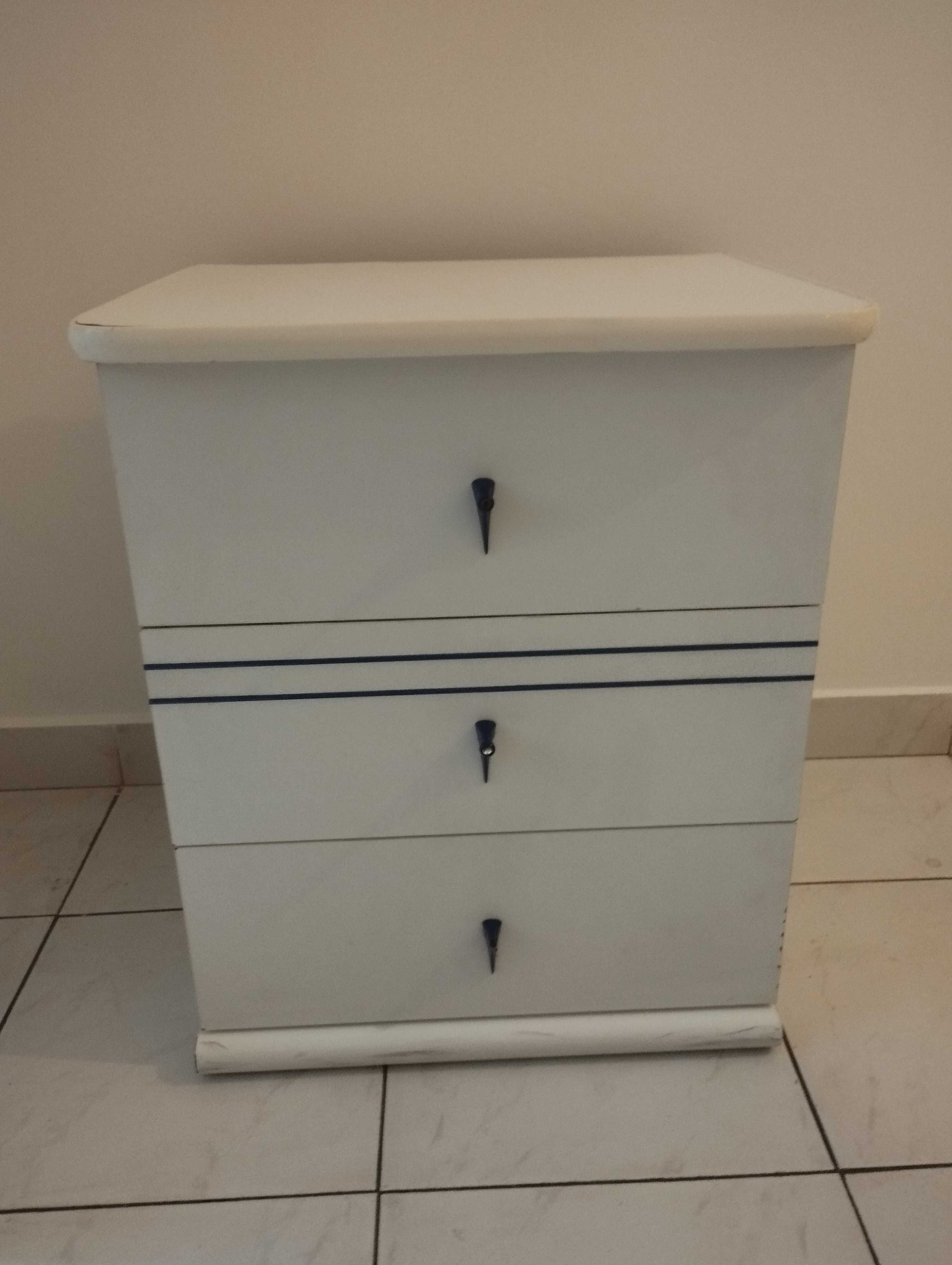 Cama solteiro em ferro+ mesa de cabeceira