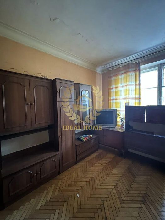 Продам кімнату в квартирі м. Звіринецька в Печерському районі