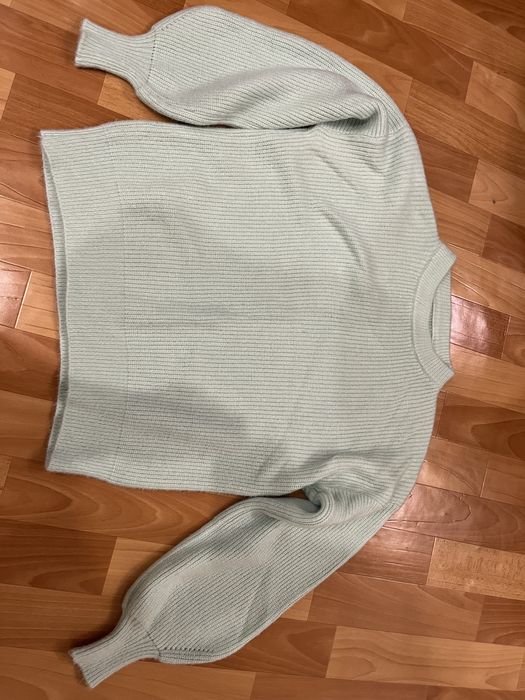 Жіночий светер, розмір L