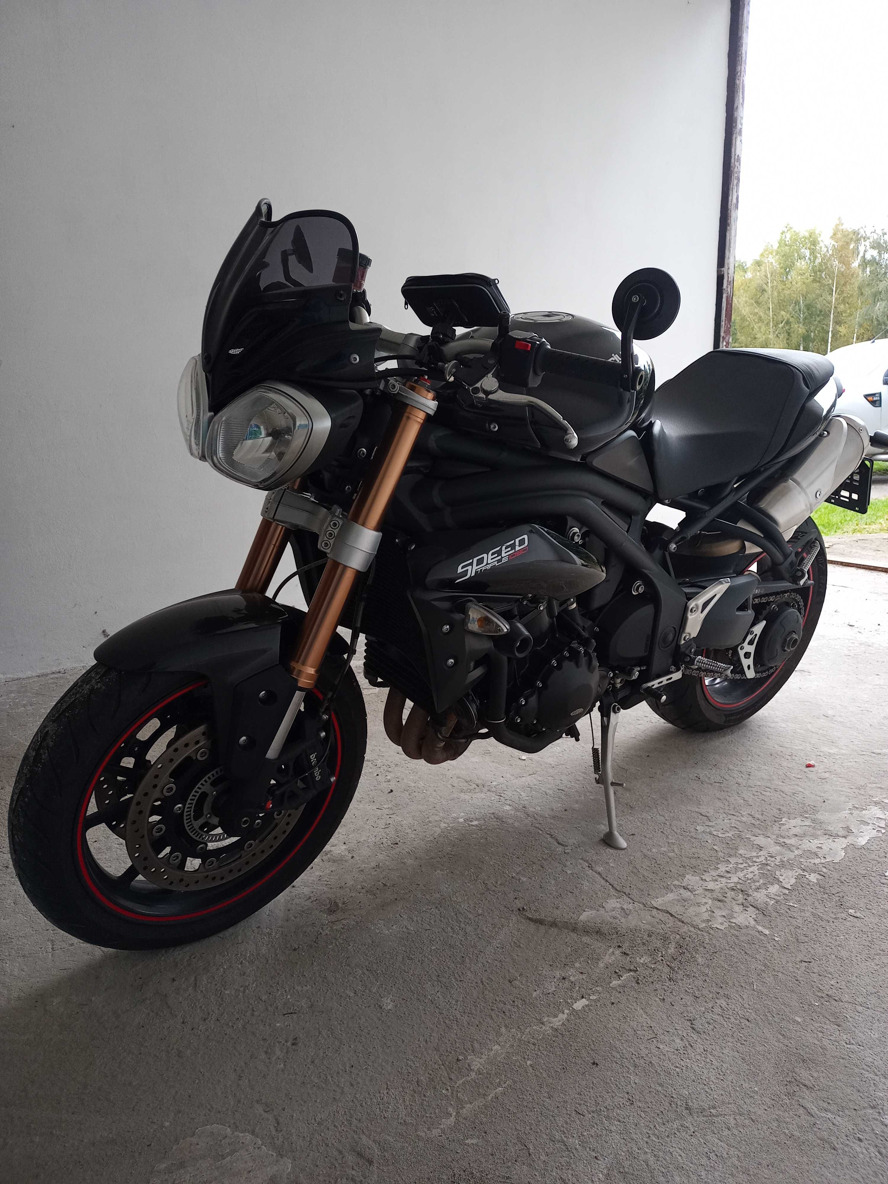 Triumph Speed Triple przebiek tylko 13000. zadbany.