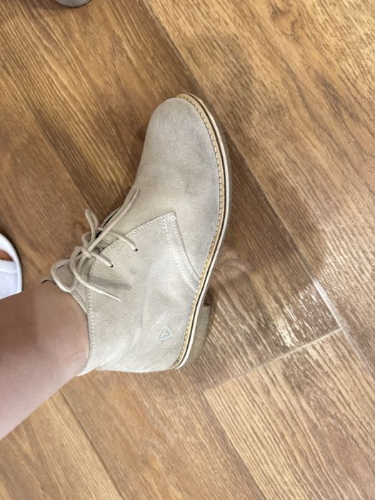 Замшеві ботинки дуже гарні,весна -літо