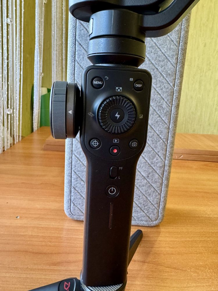 Стабілізатор Zhiyun Smooth 4