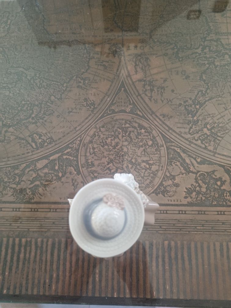 Porcelana Nao LLadro/Hiszpania  - figurka dziewczyny