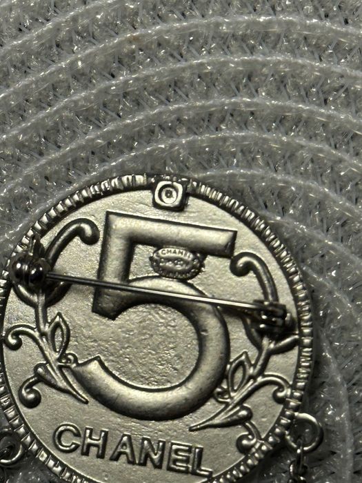 Брошка Chanel монета оригінал!!!