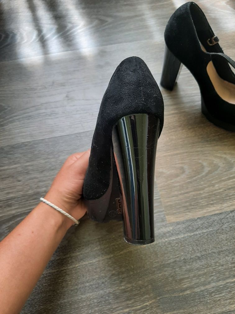 Замшеві жіночі туфлі на каблуку