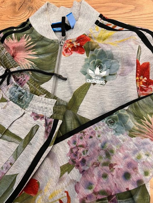 Dres ADIDAS w kwiaty duże liście OGRÓD BOTANICZNY  AJ8884, AJ8882