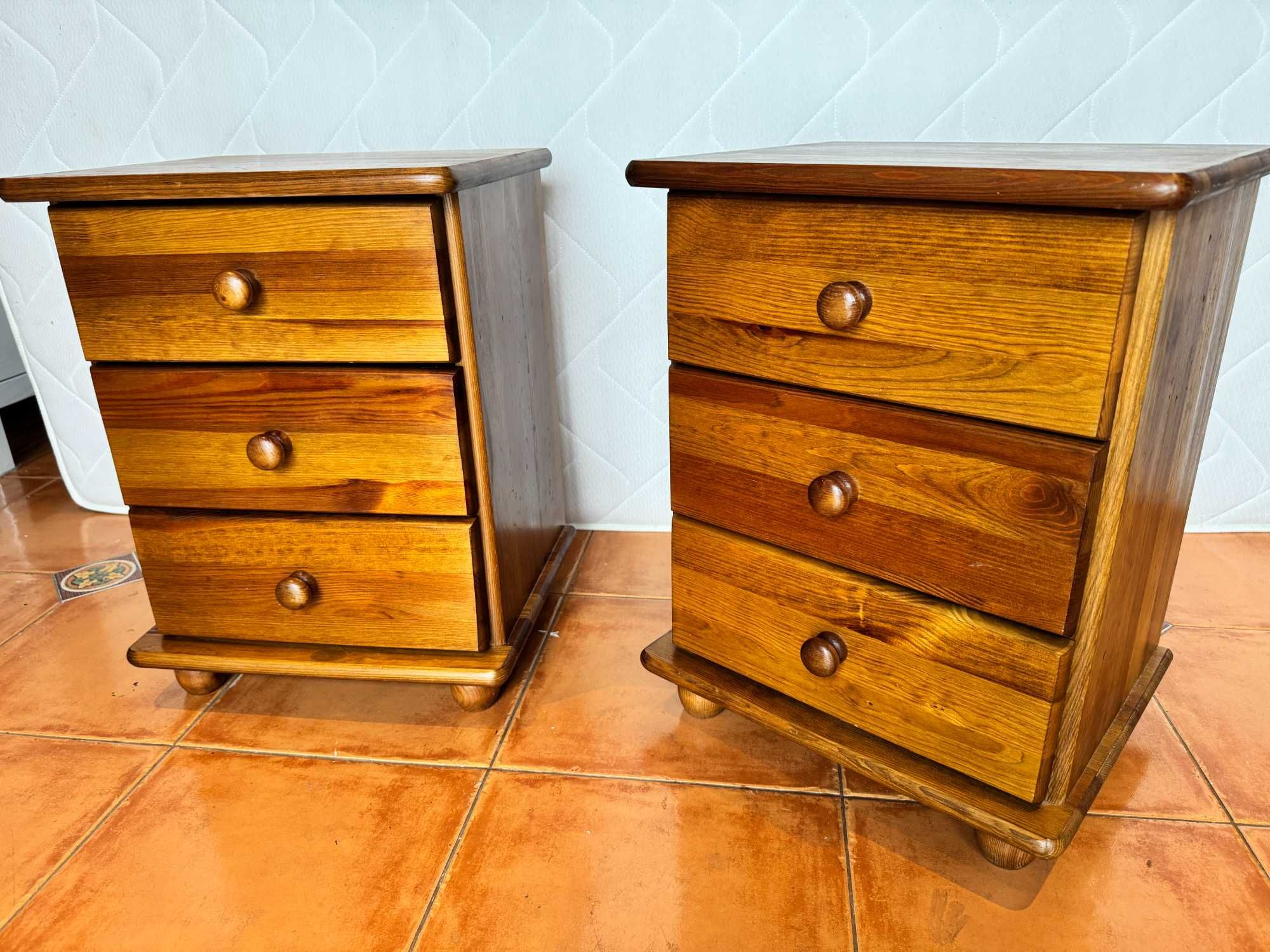 Szafki drewniane z szufladami nocne ciemne solidne stoliki stolik łóżk