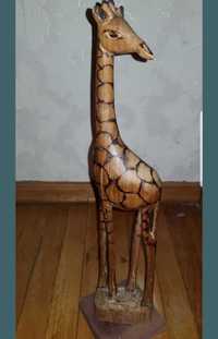 Фигура жирафа. Из дерева
