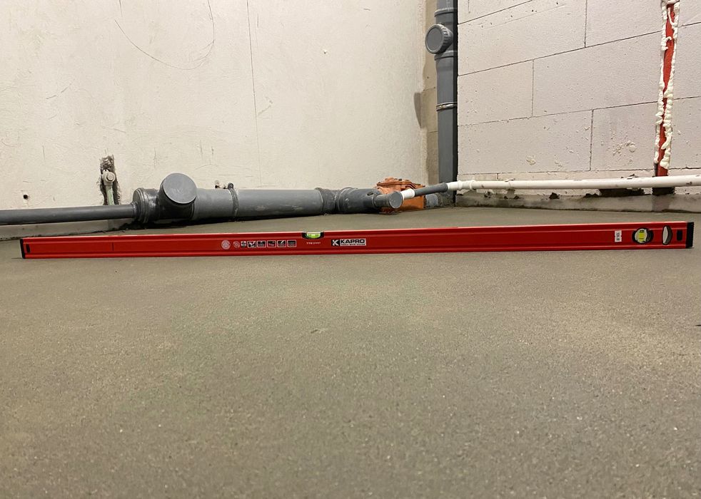 Напівсуха стяжка машинним способом