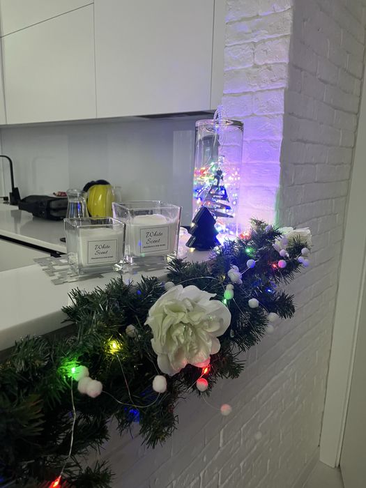 Ялинка , елка .гірлянди