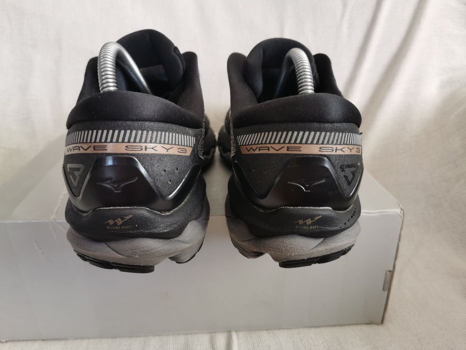 Mizuno Wave Sky 3 buty sportowe do biegania 38,5