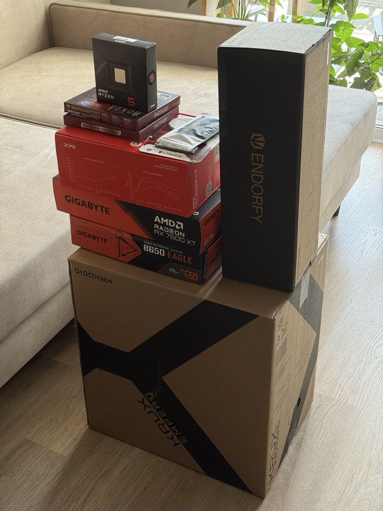 Komputer gamingowy Ryzen 5 7600X, RX 7600 XT, 64GB RAM DDR5