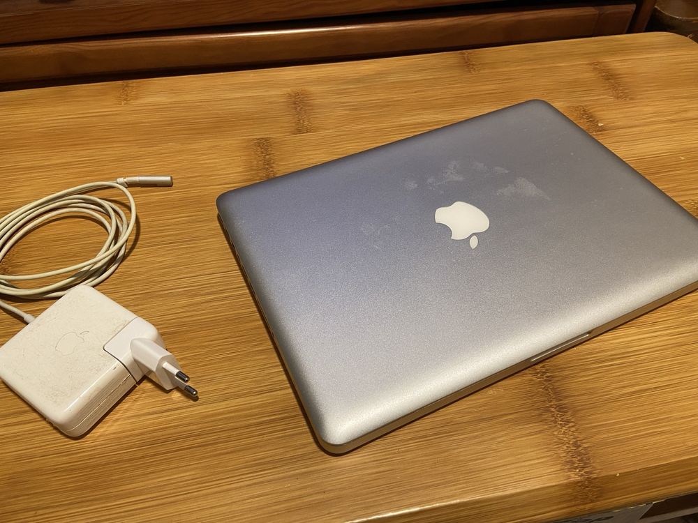 Apple macbook pro 13’ (late 2011) i5 2.4ghz 8gb 256gb