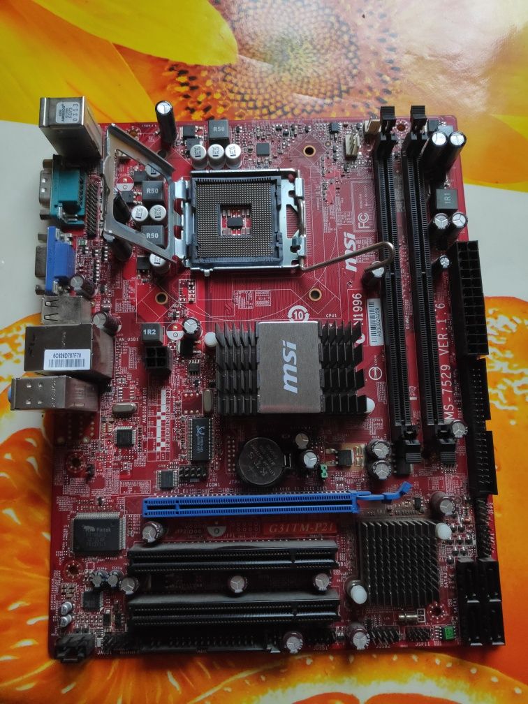 Материнська плата G31TM-P21 775 socket 2 штуки
