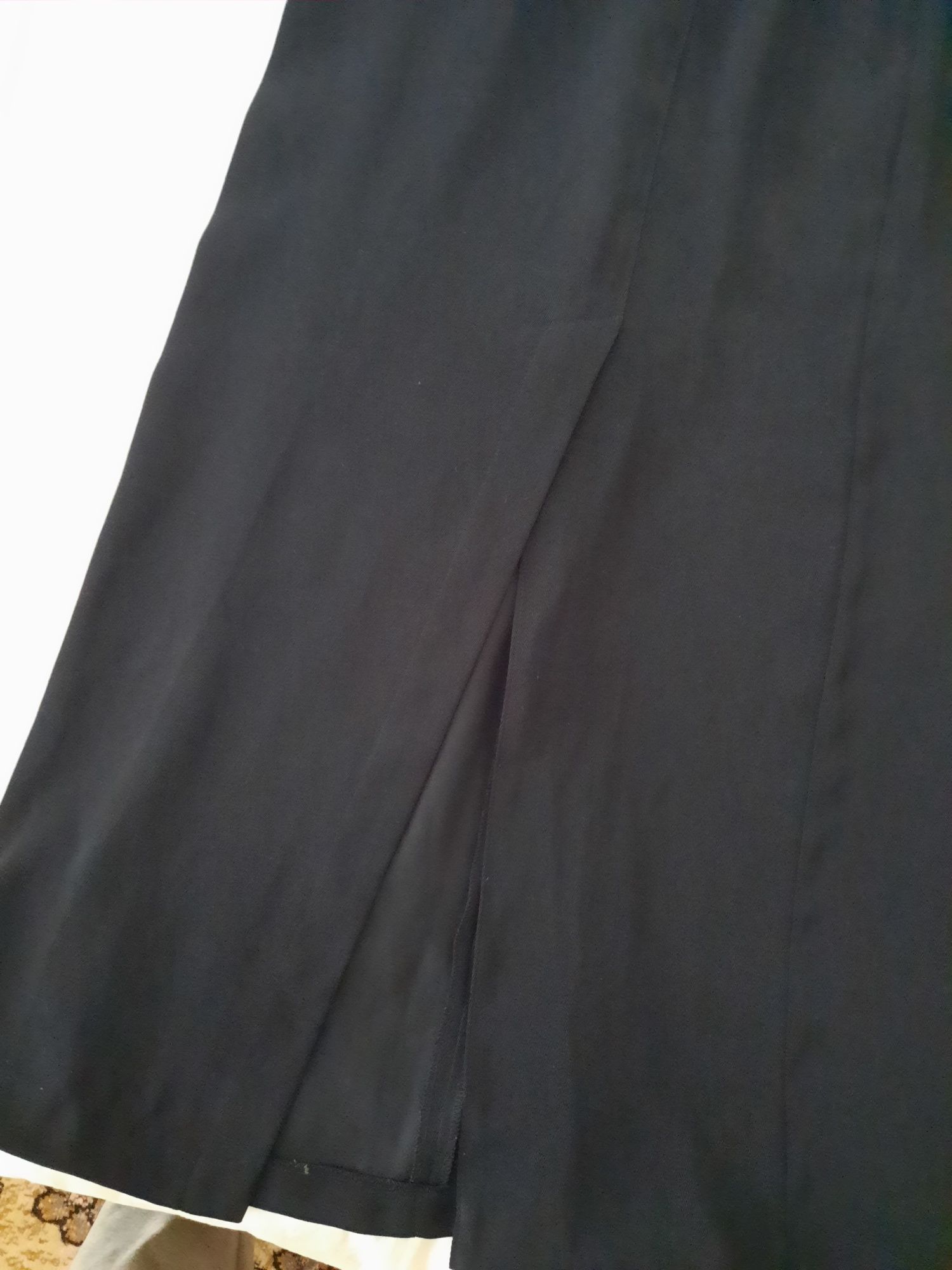 Спідниця юбка міді з розрізом