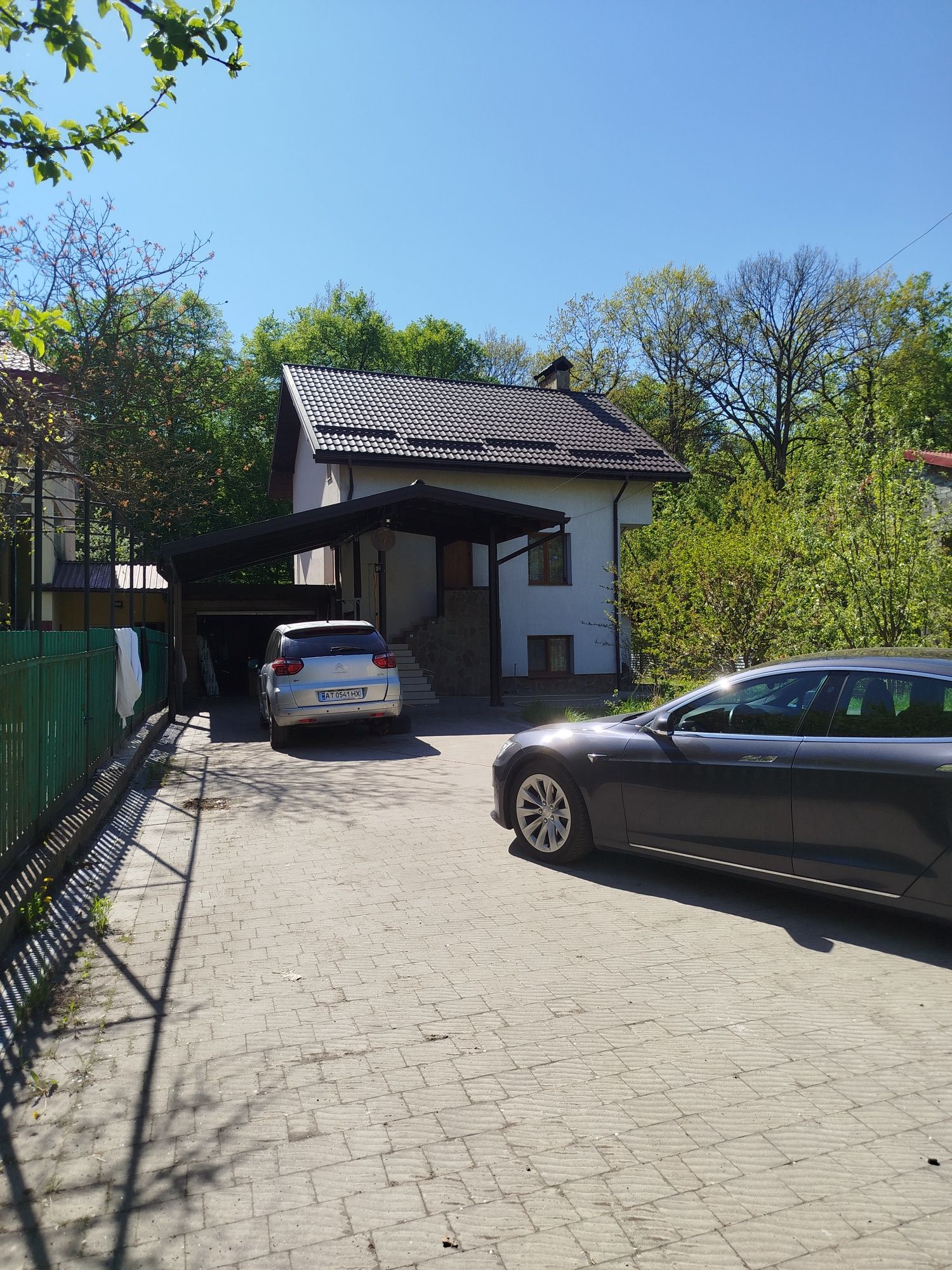Житловий будинок біля Львова