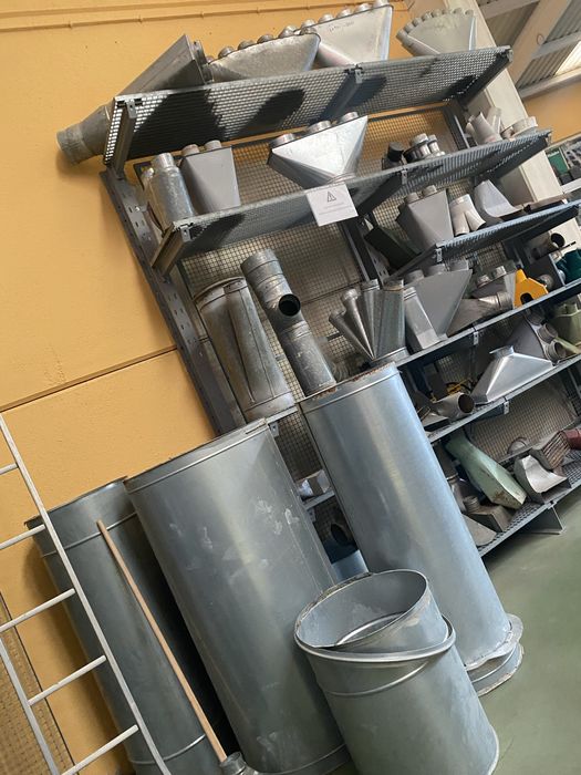 Tubagem e diversos materiais de aspiracao carpintaria