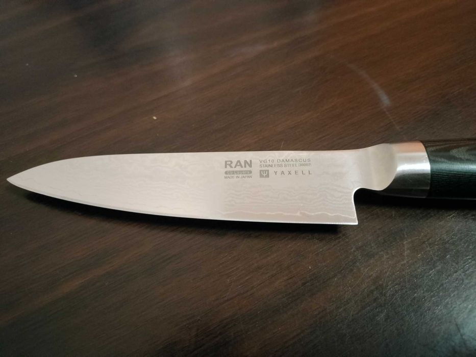 Японський ніж Yaxell Ran, 69 шарів