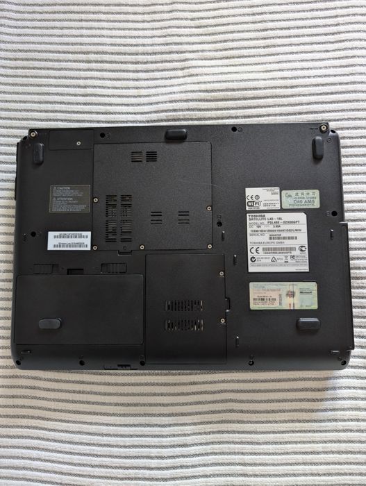 Toshiba Satellite L40-18L ( Portátil ) *