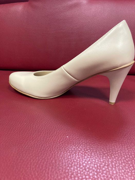 Nowe buty, czółenka, beż, toffi, r. 38,5, wys. 8 cm, wyprzedaż