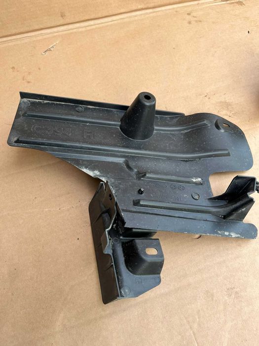 Osłona podwozia prawa FORD KUGA MK1