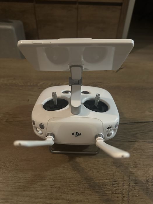 Dji phantom 4 pro advanced kontroler gl300e
