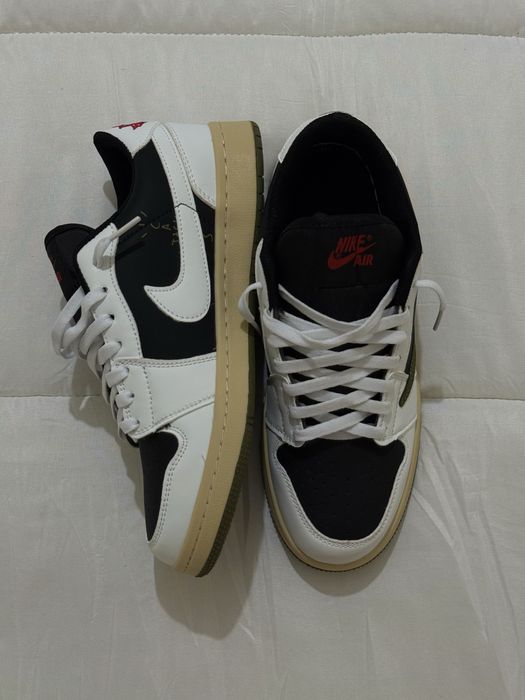 Air Jordan 1 low travis scott