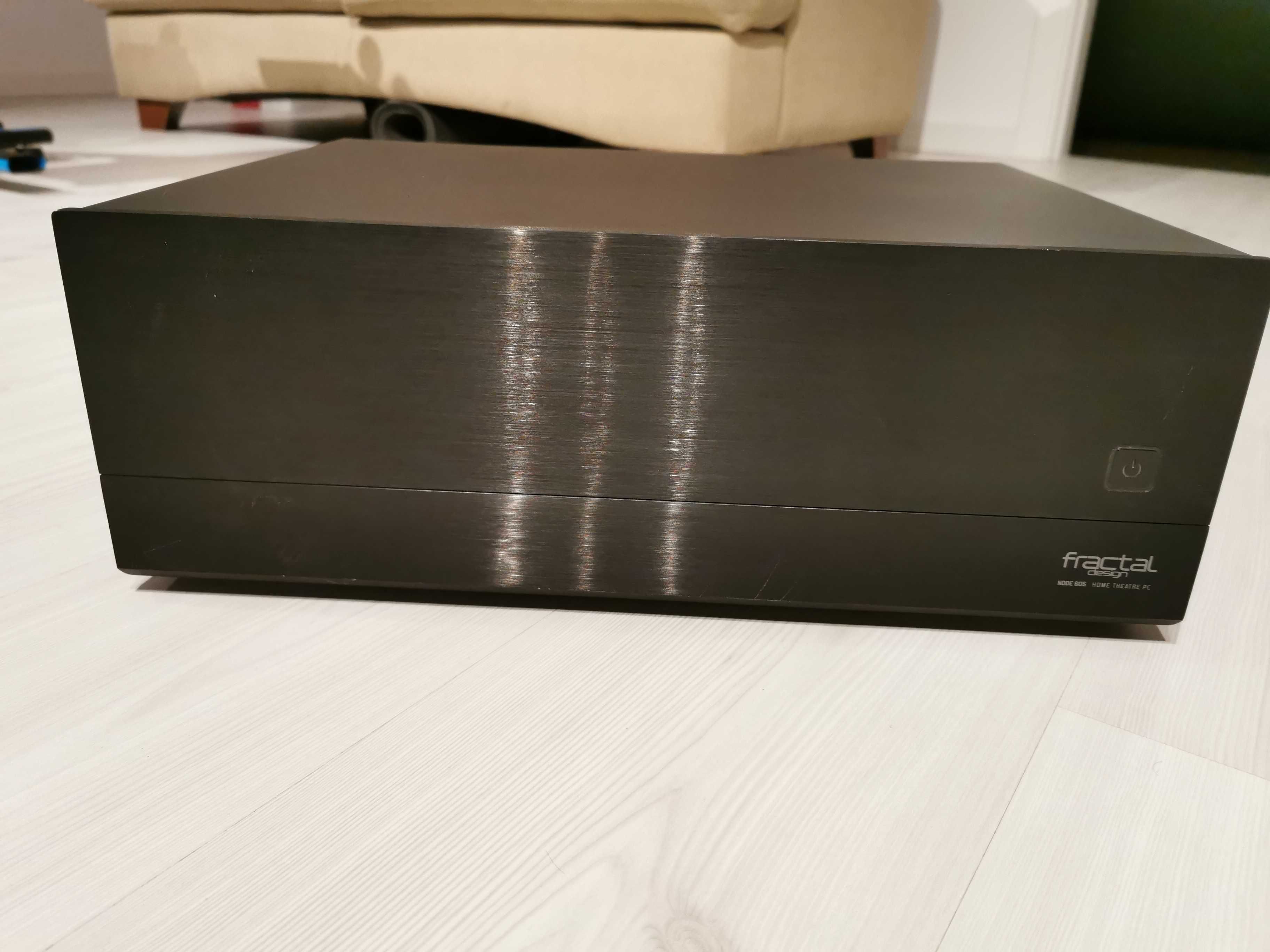 Caixa Fractal Design Node 605  Home Theater PC (HTPC)