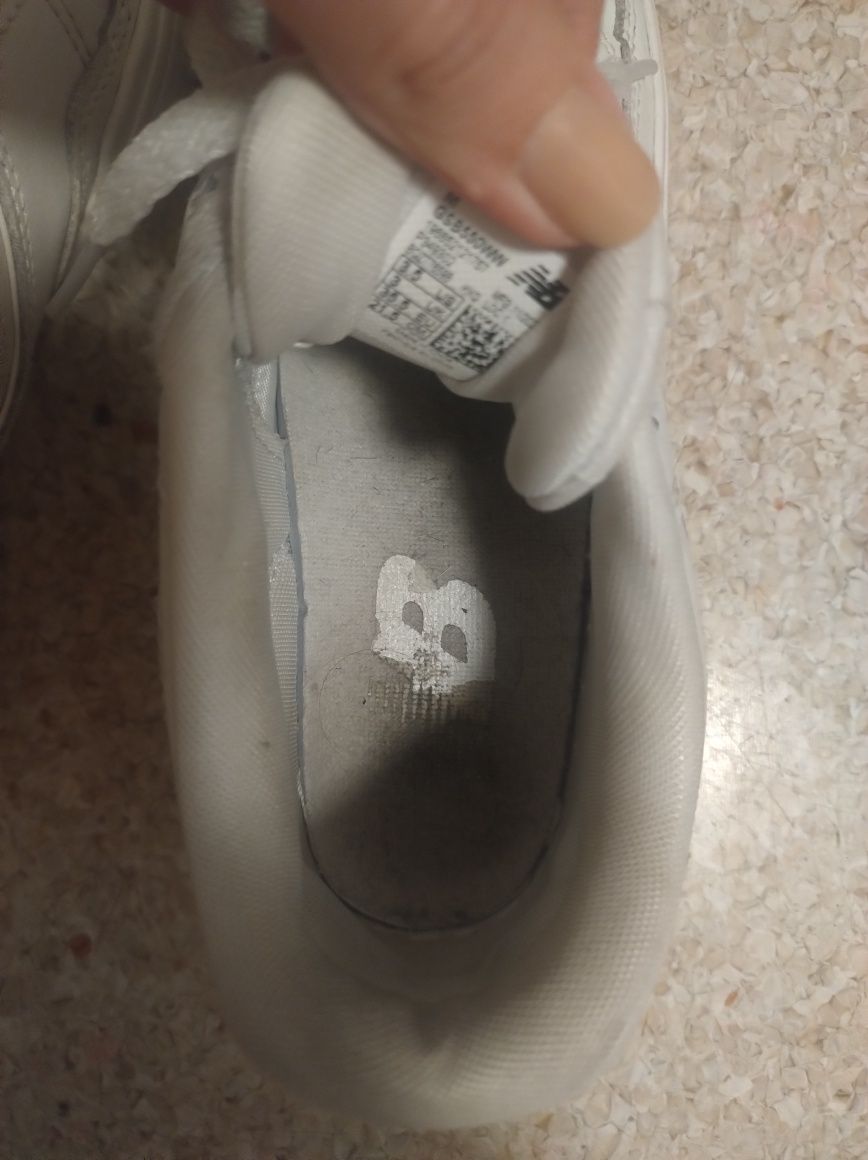 Buty sneakersy trampki białe Basic sportowe new balance 550