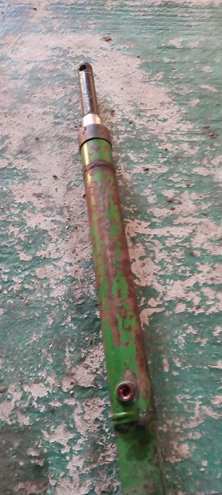 Гідроциліндр підйому жатки John Deere 1075, 1085, 1065