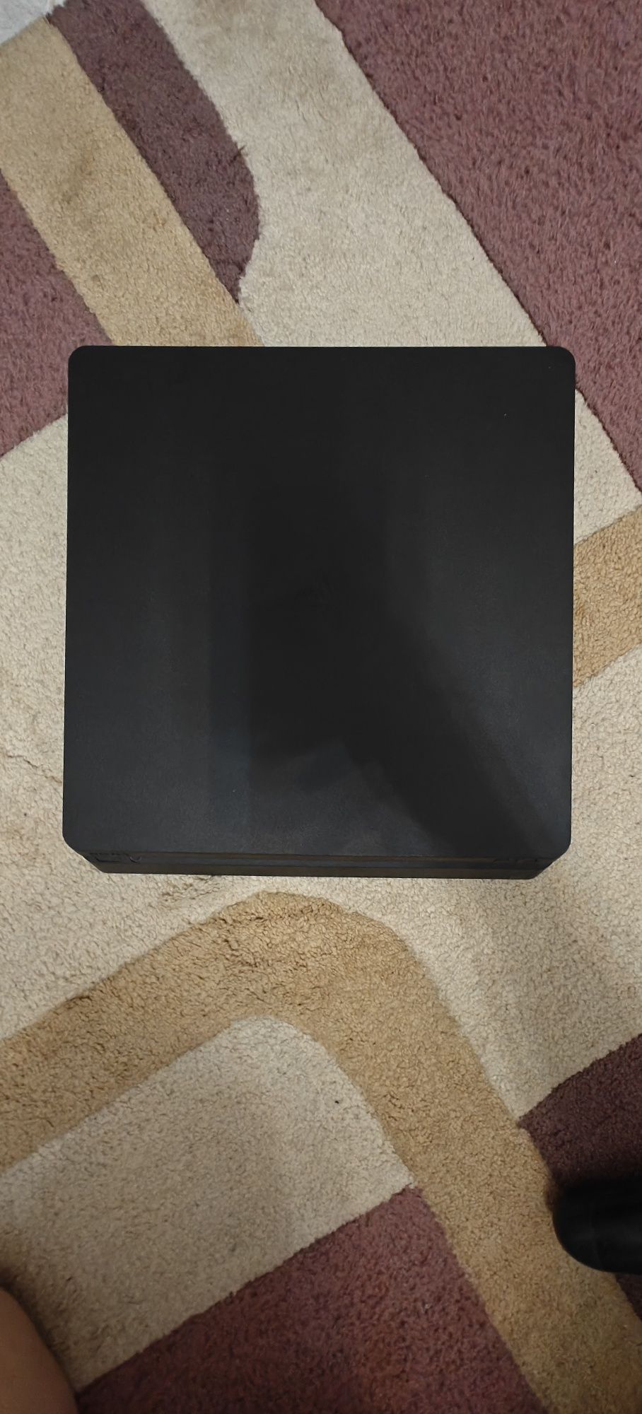 PS 4 slim  1 TB/ +3 jogos