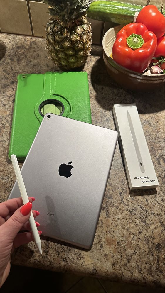 Tablet iPad Apple PRO - Touch ID + NOWY RYSIK - Procreate