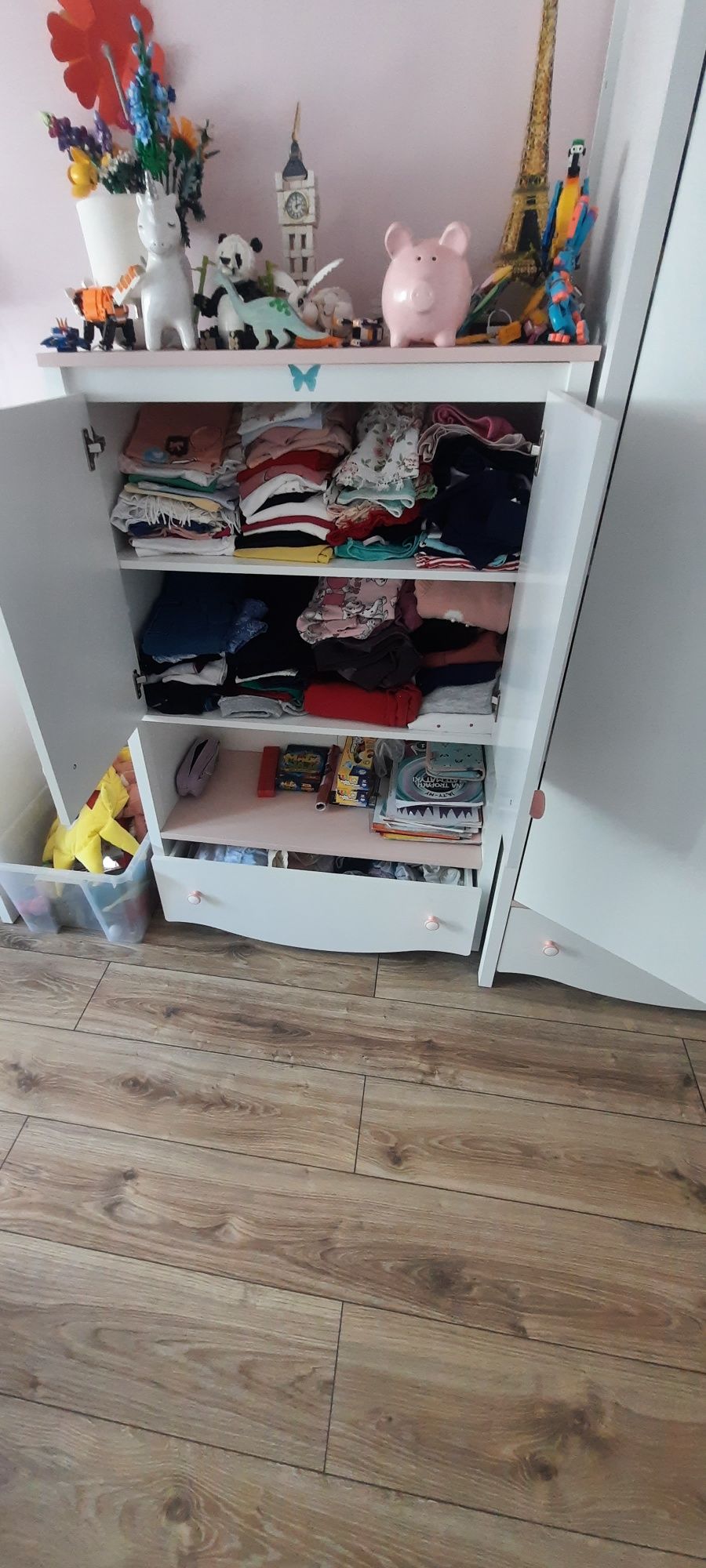 Sprzedam meble dla dziewczynki- Stan bardzo dobry
