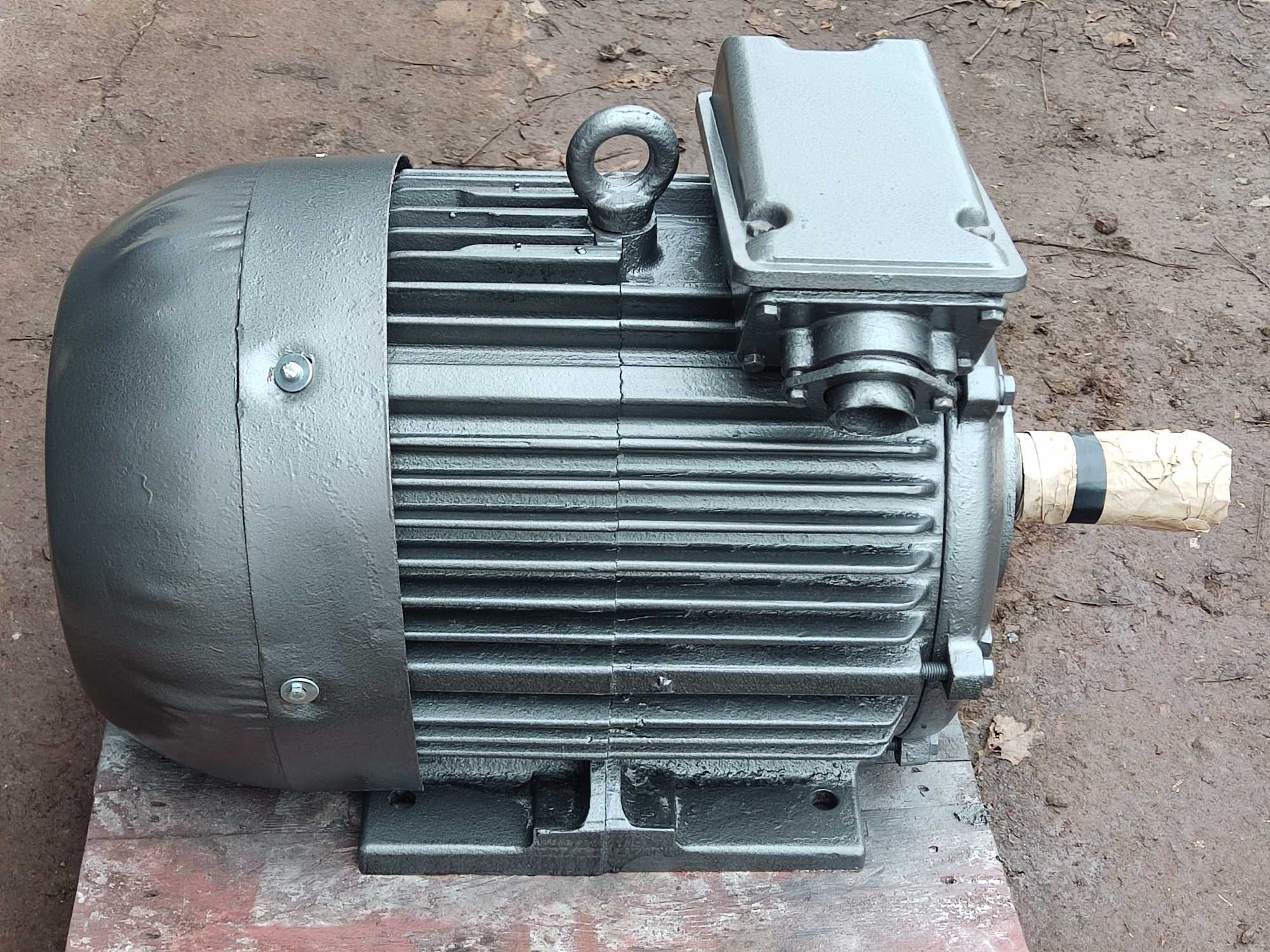 Электродвигатель 30 кВт 980 об/мин тип 4АМ200L6У3 Лапы 380В